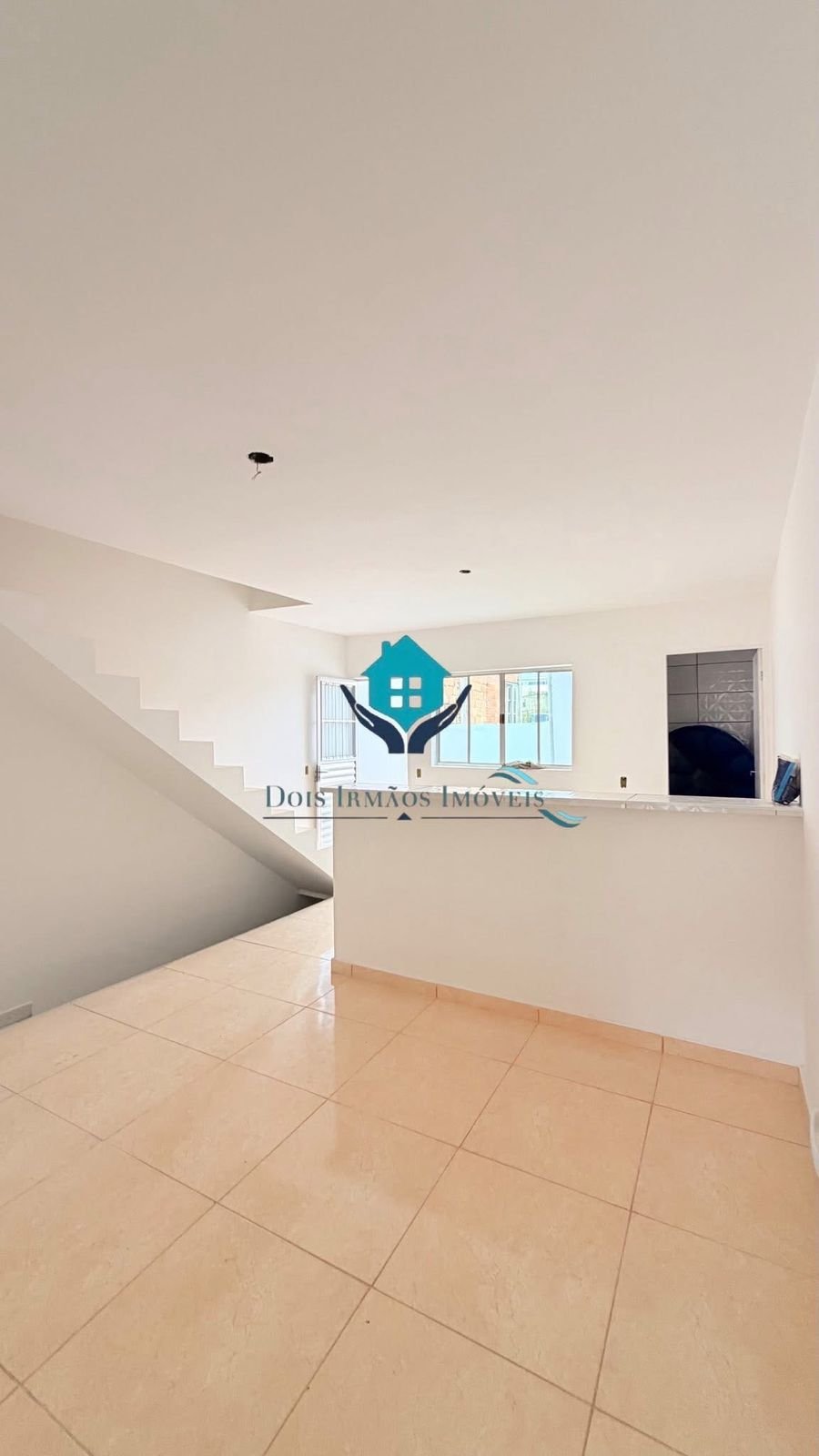 Vende-se imóvel 4 cômodos com garagem