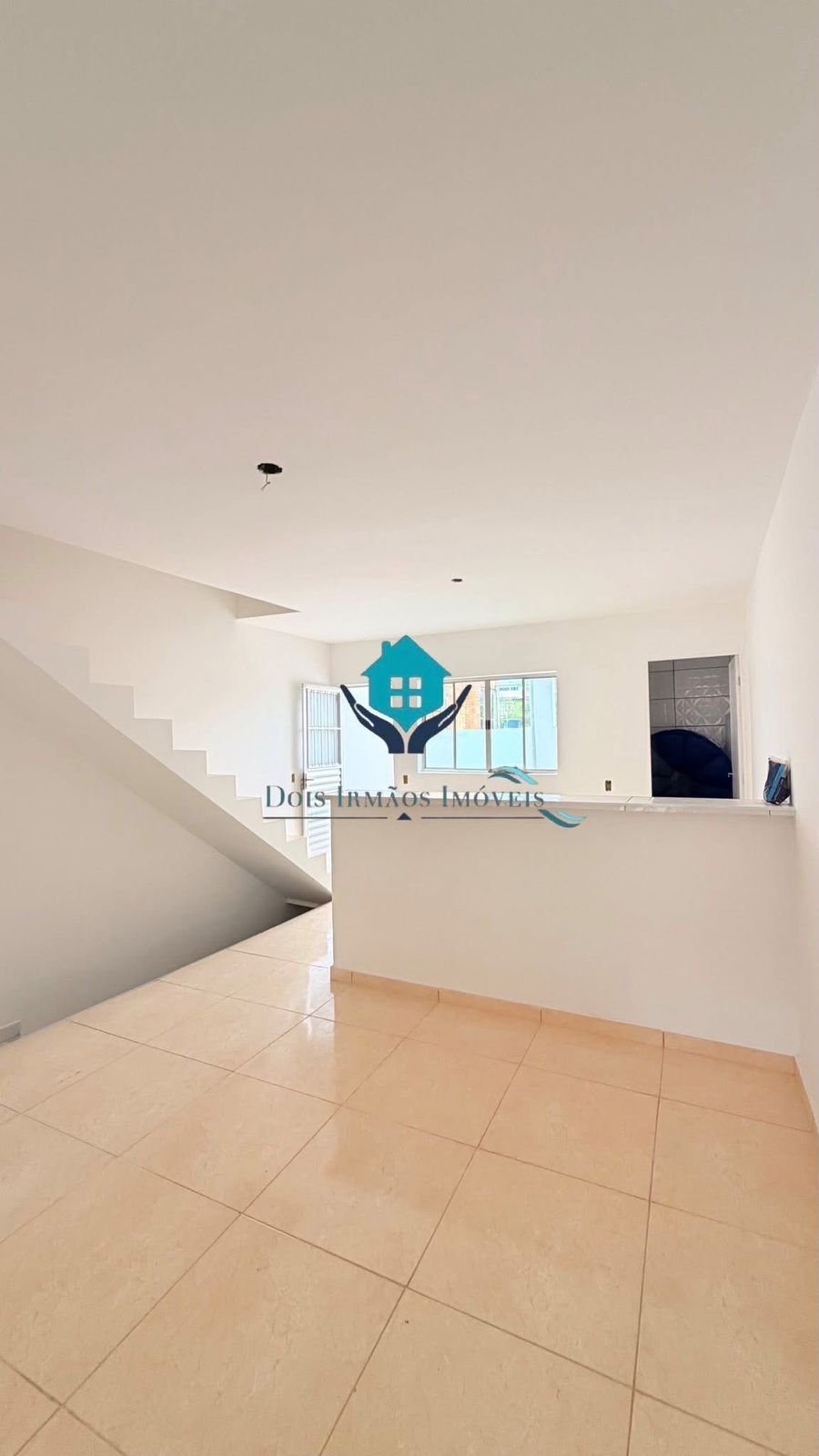 Vende-se imóvel 4 cômodos com garagem