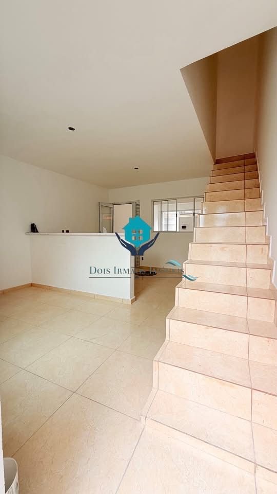 Vende-se imóvel 4 cômodos com garagem