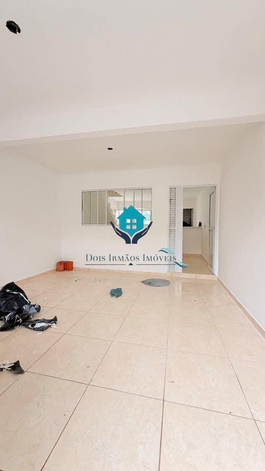 Vende-se imóvel 4 cômodos com garagem