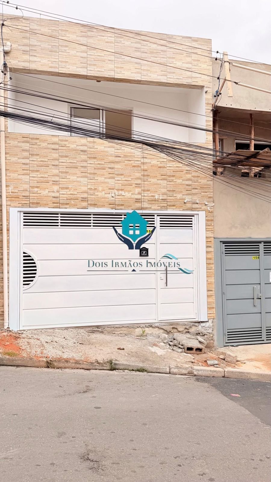 Vende-se imóvel 4 cômodos com garagem