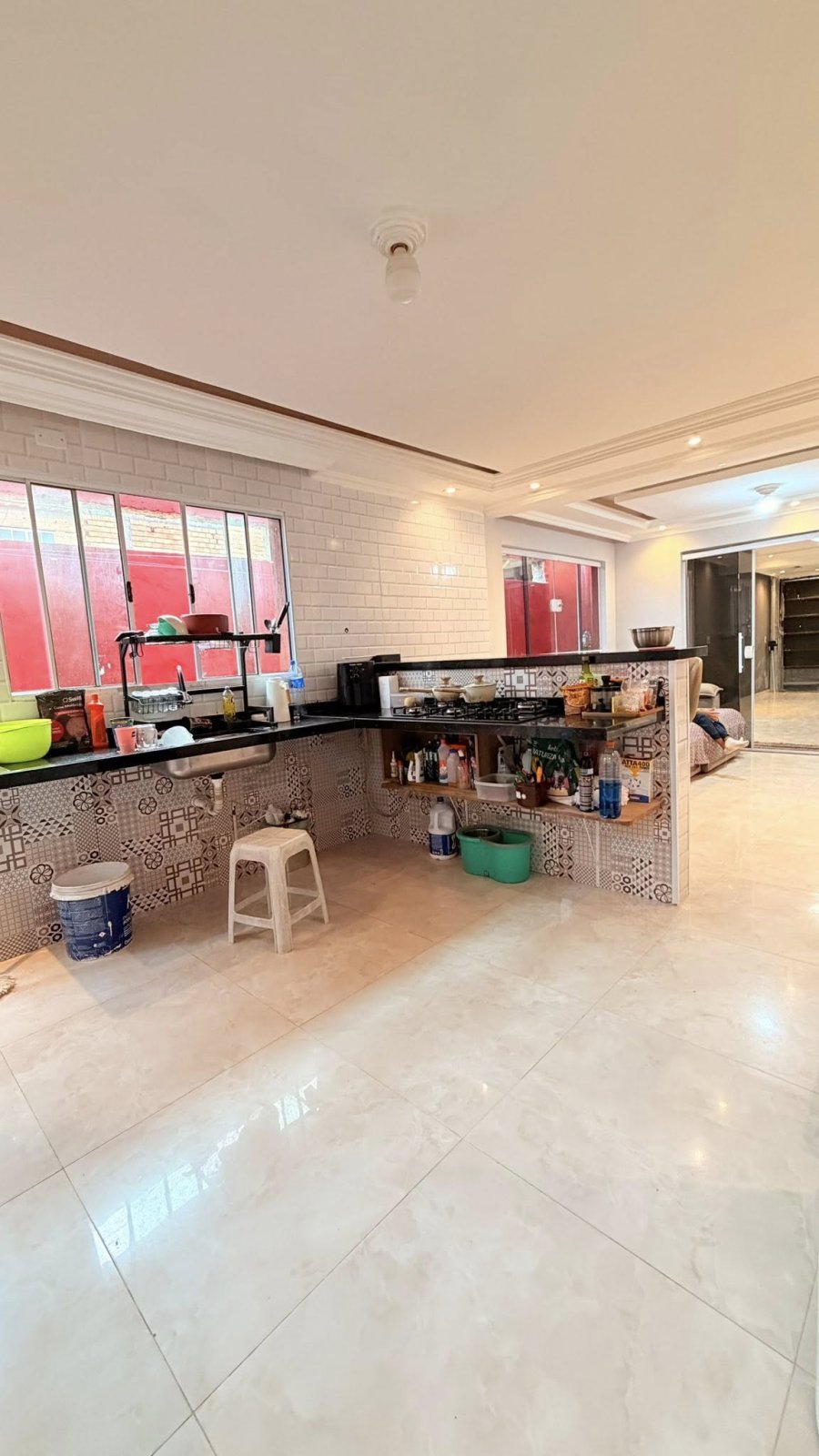 Vende-se imóvel 4 cômodos com garagem (térrea)