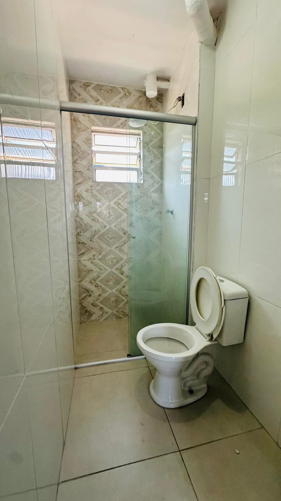 Vende-se apartamento com 4 cômodos