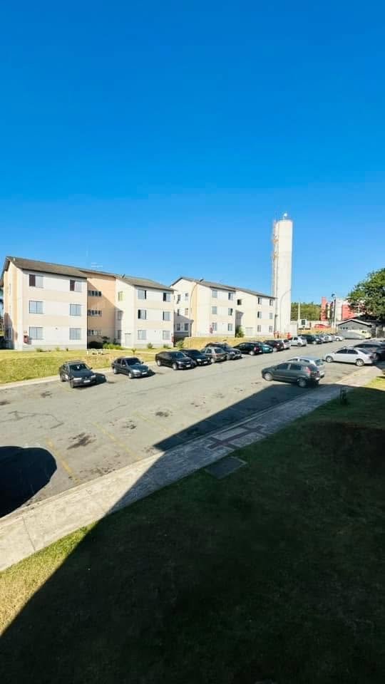 Vende-se apartamento CDHU com 4 cômodos e garagem